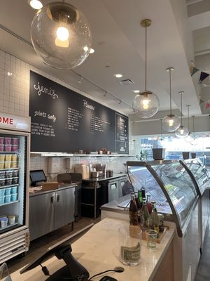 Jeni's Splendid Ice Creams by null