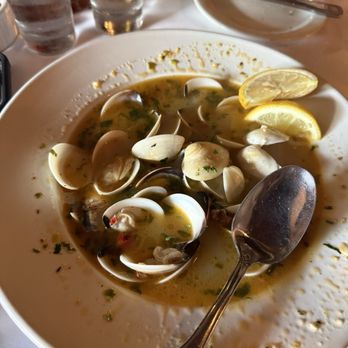 The Sow's Ear - Clam's with wine - Cafes Near Me - Cambria, California
