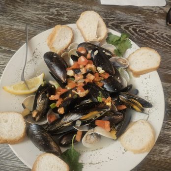 Crackers Island Grille - Mussel and clam white sauce - American Near Me - Cape Canaveral, Florida Crackers Island Grille - Mussel and clam white sauce - American Near Me - Cape Canaveral, Florida