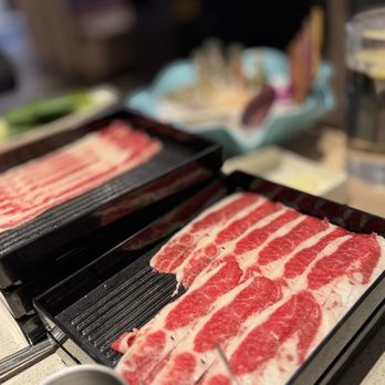 Haidilao Hotpot - Hot Pot Near Me - Los Angeles, California