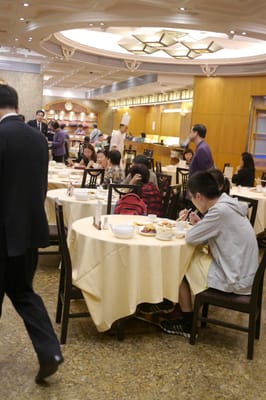 鏞記酒家 Yung Kee Restaurant by null