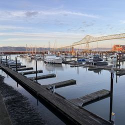 Astoria Riverwalk Inn