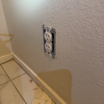 Handy Care LV - Installed new outlet without the cover. Finish was perfect - Handyman Near Me - Las Vegas, Nevada Handy Care LV - Installed new outlet without the cover. Finish was perfect - Handyman Near Me - Las Vegas, Nevada
