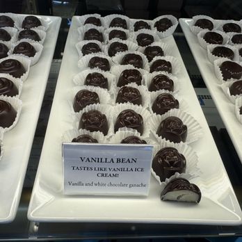 Choco le'a - Chocolatiers & Shops Near Me - Honolulu, Hawaii