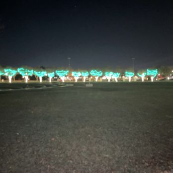 Town Square Park - Parks Near Me - Murrieta, California