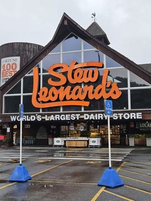Stew Leonard's by null