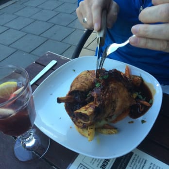 Den Glade Gris - Pork knuckle! - Gastropubs Near Me - Oslo, 03 Den Glade Gris - Pork knuckle! - Gastropubs Near Me - Oslo, 03