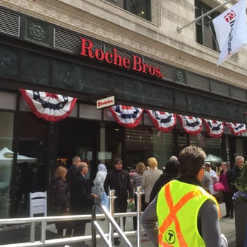 Roche Bros. - Downtown Crossing - Front entrance - Grocery Near Me - Boston, Massachusetts Roche Bros. - Downtown Crossing - Front entrance - Grocery Near Me - Boston, Massachusetts
