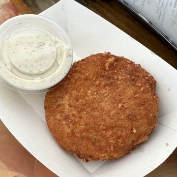 Deckhand Dave's Fish Tacos - Crab Cake - Food Trucks Near Me - Juneau, Alaska Deckhand Dave's Fish Tacos - Crab Cake - Food Trucks Near Me - Juneau, Alaska