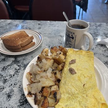 Ellie May’s Diner - Chef's omelette - Diners Near Me - East Syracuse, New York