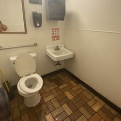 Nasty bathroom