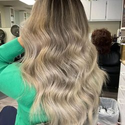 Me Salon + Spa