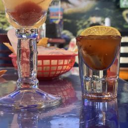 Margarita y shot of tequila