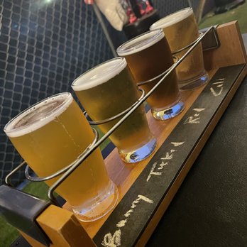 Morrison - Flight of beers - Gastropubs Near Me - Los Angeles, California Morrison - Flight of beers - Gastropubs Near Me - Los Angeles, California