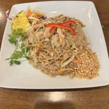 Suwannee Thai Cuisine - Chicken Pad Thai - Thai Near Me - Kearney, Nebraska Suwannee Thai Cuisine - Chicken Pad Thai - Thai Near Me - Kearney, Nebraska