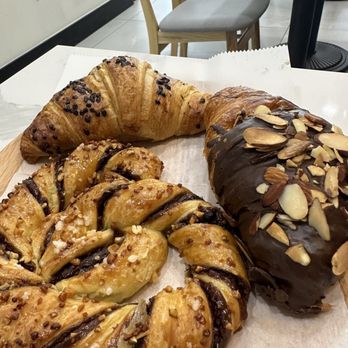 Tous Les Jours - Bakeries Near Me - Winter Park, Florida Tous Les Jours - Bakeries Near Me - Winter Park, Florida