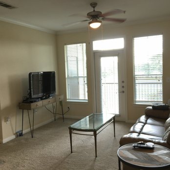 Camden Cedar Hills Apartments - Living room from front door foyer. - Apartments Near Me - Austin, Texas