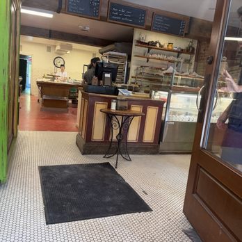 Au Kouing-Amann - Bakeries Near Me - Montreal, Quebec Au Kouing-Amann - Bakeries Near Me - Montreal, Quebec