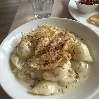 The Good Table - Mac & Cheese - American Near Me - Cape Elizabeth, Maine