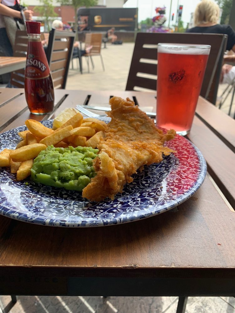 THE JACK FAIRMAN 11 Photos 30 Victoria Road, Horley, Surrey, United