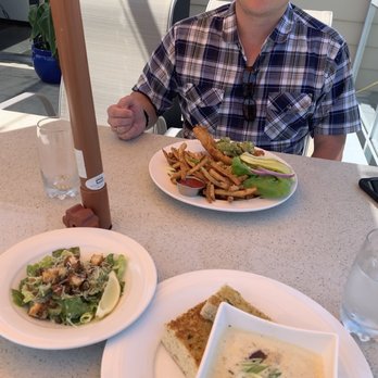 The View Oceanside Grill - Clam chowder, Caesar salad, fish burger - Seafood Near Me - Nanaimo, British Columbia