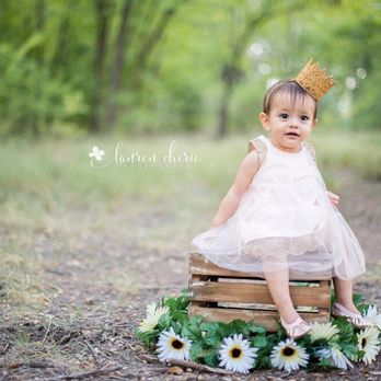 Lauren Cherie Photography - Outdoor cake smash - Event Photography Near Me Lauren Cherie Photography - Outdoor cake smash - Event Photography Near Me