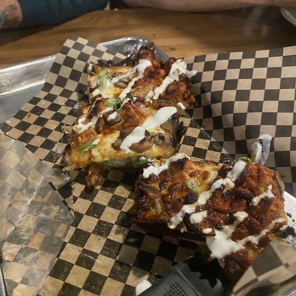 Lazy Days Brewing  - Tikka masala pizza - Breweries Near Me - Beaverton, Oregon