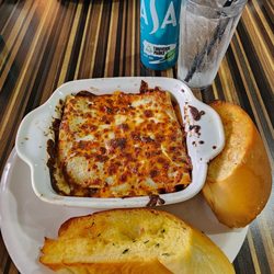 Sorriso - The Lasagna at Sorriso is the best!!!
