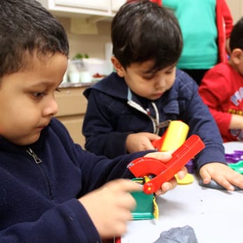 YMCA - 70th Street Preschool - Arts & Crafts, improve a child's motor skills - Preschools Near Me - Long Beach, California YMCA - 70th Street Preschool - Arts & Crafts, improve a child's motor skills - Preschools Near Me - Long Beach, California