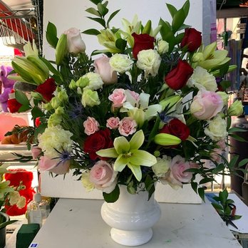 Baeza's Flowers & Decorations - Florists Near Me - Bronx, New York