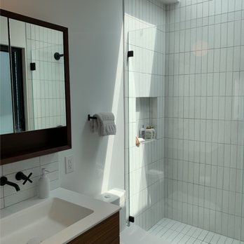 Moraes Construction - Main bathroom wide - General Contractors Near Me - Oakland, California Moraes Construction - Main bathroom wide - General Contractors Near Me - Oakland, California