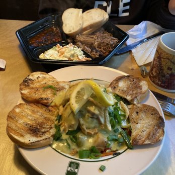 Doc's 321 Cafe - Smoked chicken with veggies over rice - Barbeque Near Me - Cosby, Tennessee