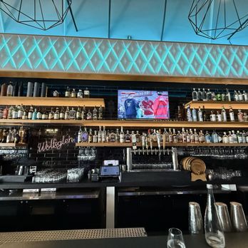 Wolfsglen - Full bar - Cocktail Bars Near Me - Los Angeles, California