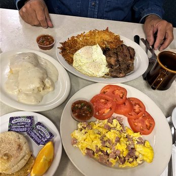 Village Grill - Diners Near Me - Tehachapi, California