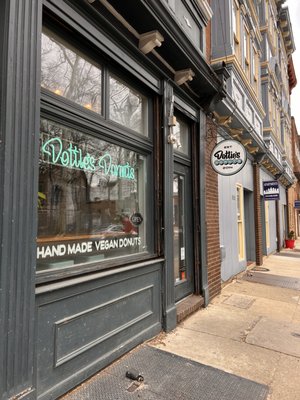 Dottie's Donuts by null