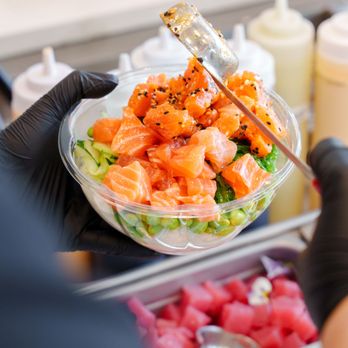 The Pink Fin - Poke Near Me - Coram, New York