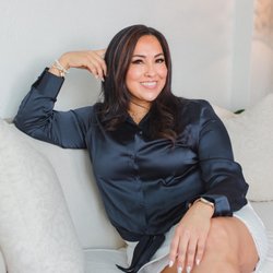 Faces The Skincare Lounge - Linda Bowden Esthetician, Permanent Makeup Artist