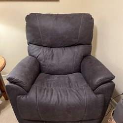 La-Z-Boy Furniture Galleries - I got 2 of these they are so comfy! Delivered within 2 weeks no issues!