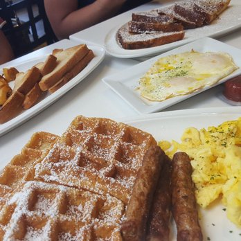 Omelet Bar - Waffles, sausage link, scrambled eggs. French toast and eggs over well. - Breakfast & Brunch Near Me - Orlando, Florida