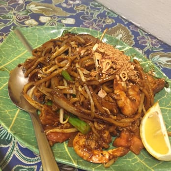 Layang Layang - Mee goreng ($9.50) - strong sweet and savory flavor! - Malaysian Near Me - Milpitas, California Layang Layang - Mee goreng ($9.50) - strong sweet and savory flavor! - Malaysian Near Me - Milpitas, California