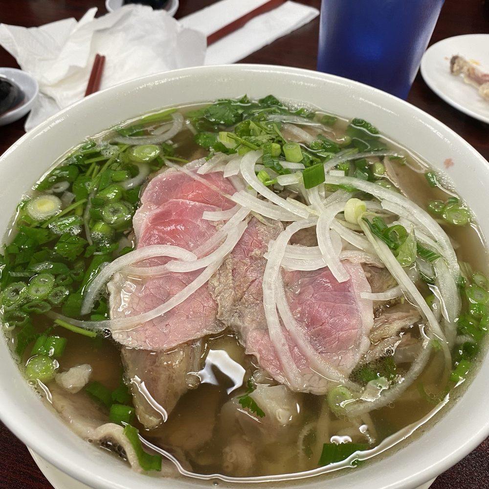 Phở Hằng Restaurant - ##20. PH Beef Combination Soup - Vietnamese Near Me - Roseville, California Phở Hằng Restaurant - ##20. PH Beef Combination Soup - Vietnamese Near Me - Roseville, California