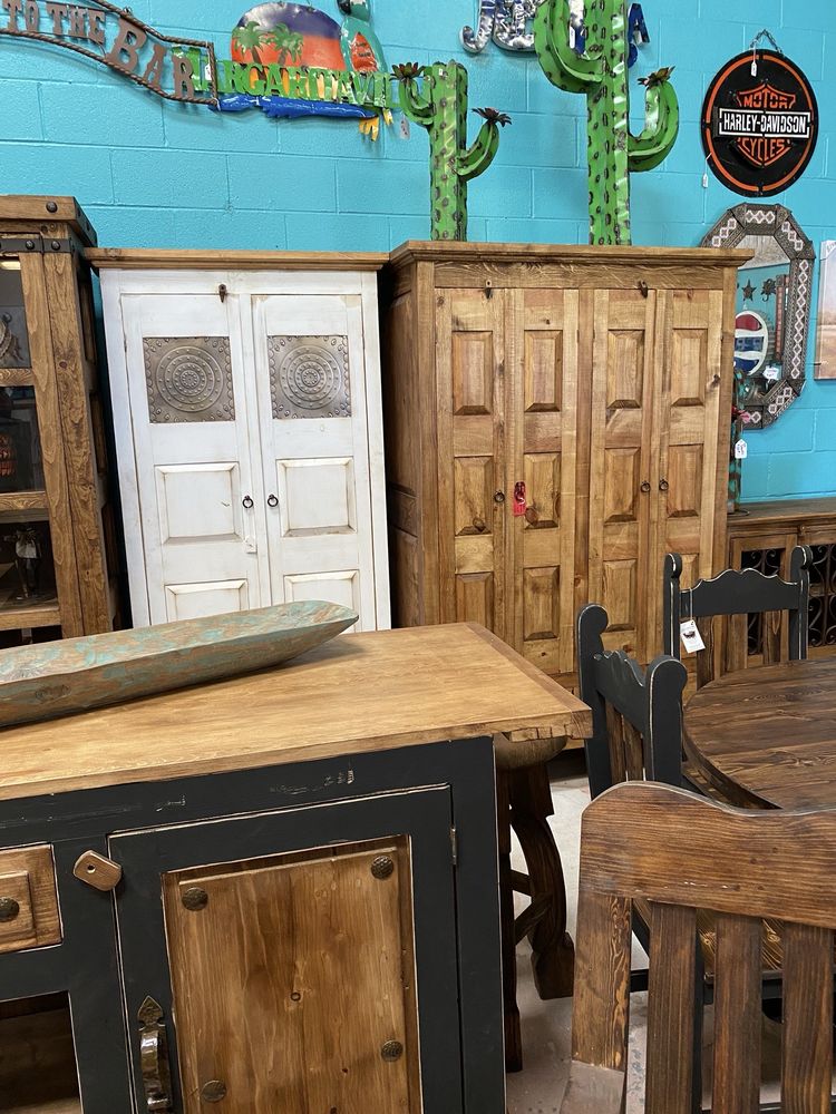 CASA DECOR Updated September 2024 18 Photos 6018 Doniphan Dr D1, El Paso, Texas