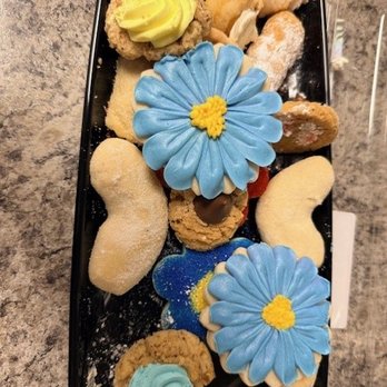 Pastries A-La-Carte - Bakeries Near Me - Pittsburgh, Pennsylvania