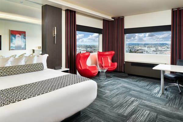 The Davenport Grand, Autograph Collection by null