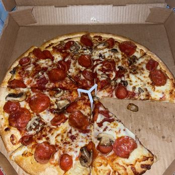 Pizza Hut - Pepperoni cups, regular pepperoni and mushroom. Its more like 3 toppings per pizza, not 3 topping pizza - Pizza Near Me - Kodak, Tennessee