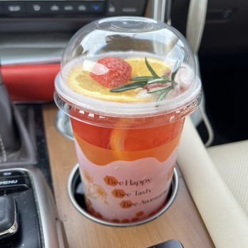 Fat Bee Cafe - Sangria boba - Bubble Tea Near Me - Strongsville, Ohio