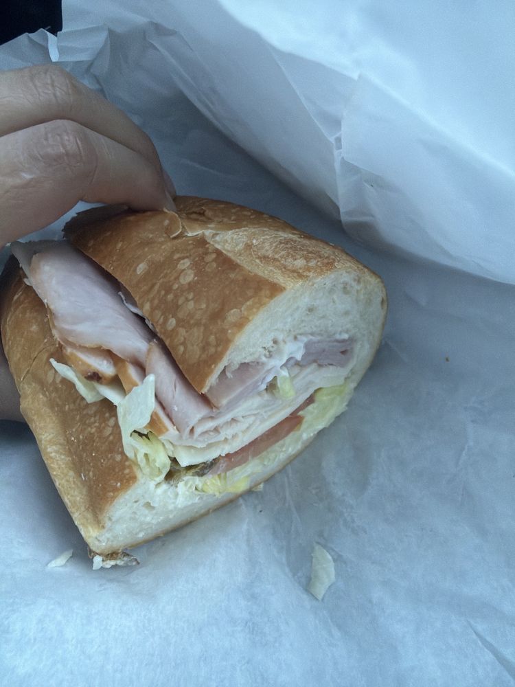 Valnizza's Deli & Market