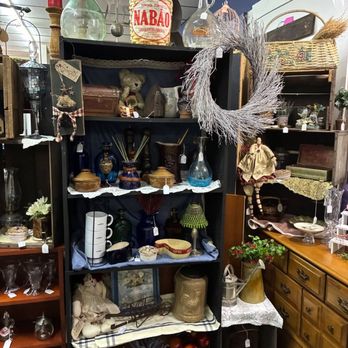 This N That 2 - Antiques Near Me - Ware, Massachusetts