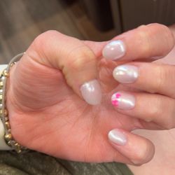 Southaven Nail Lounge - Pearl chrome