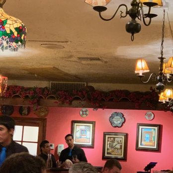 La Cabañita - Waiters behind the counter drying dishes instead of checking up on tables - Mexican Near Me - Glendale, California La Cabañita - Waiters behind the counter drying dishes instead of checking up on tables - Mexican Near Me - Glendale, California